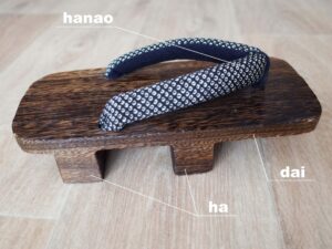 chaussure japonaise bois